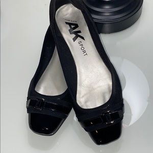 Anne Klein sport black dress flats